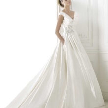 Robe de mariée longue dans le style d'une princesse 2015