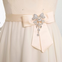 Arc et accessoires pour une robe de mariée