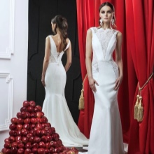 Robe de mariée avec des lacets sur les côtés