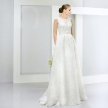 Robe de mariée en dentelle Jesus Peiro
