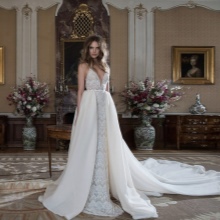 Robe de mariée avec un train amovible