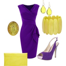 Robe violette à décor jaune