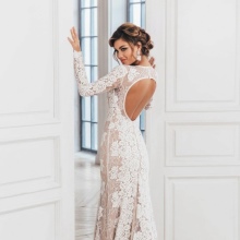 Robe de mariée sans dossier en dentelle