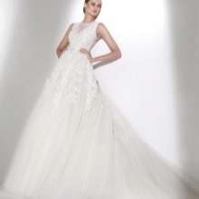 Esküvői ruha a 2015-ös Elie Saab gyűjteményéből a sifonból