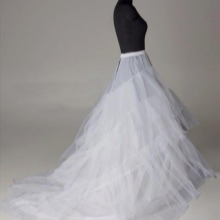Jupon de mariage avec train