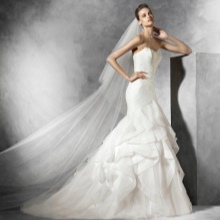 Robe de mariée par Pronovias sirène