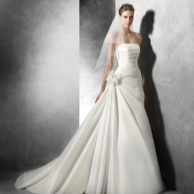 Robe de mariée par Pronovias avec draperie