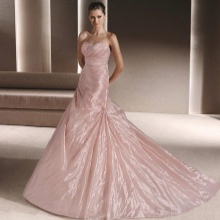 Robe de mariée de couleur La Sposa