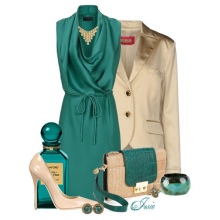 Chaussures beiges sous la robe des vagues