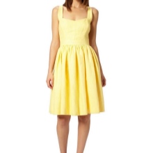 Robe ajustée en lin avec une jupe moelleuse