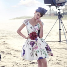 Robe colorée dans le style