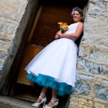 Robe de mariée avec des jupons bleus