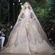 Robe de mariée baroque avec imprimé