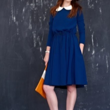Robe en maille bleue avec col