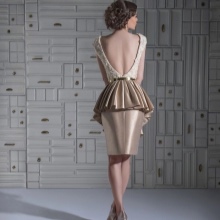 Coiffure sous la robe avec dos ouvert