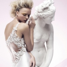 Robe à dos ouvert et dentelle