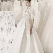 Robe de mariée à manches courtes