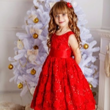 Robe du Nouvel An pour la fille rouge