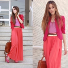jupe en mousseline rose au sol