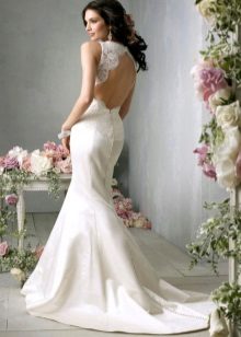 Robe de mariée coupée à la taille