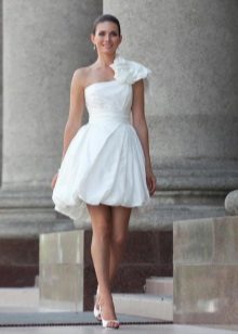 Robe de mariée avec jupe ballon