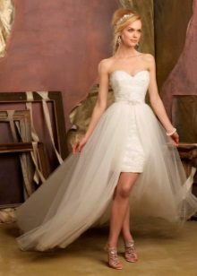Robe de mariée avec train