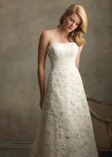 Robe de mariée avec jupe en dentelle