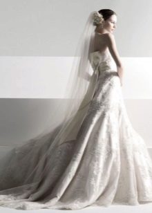 Robe de mariée par Oleg Kasini