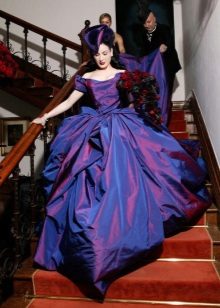 Robe de mariée couleur Dita Von Teese