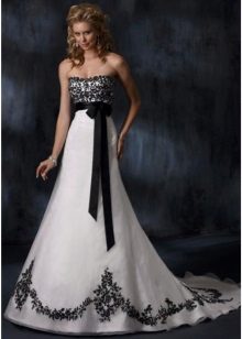 Robe de mariée noire et blanche