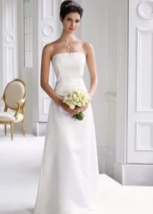 Robe de mariée simple avec train