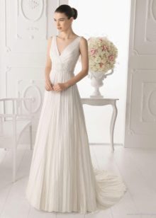 Robe de mariée longue avec un col en V