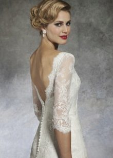 Robe de mariée avec col en V dans le dos