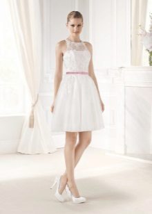 Rövid esküvői ruha áttört bodice
