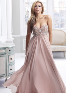 Robe de soirée avec des décorations