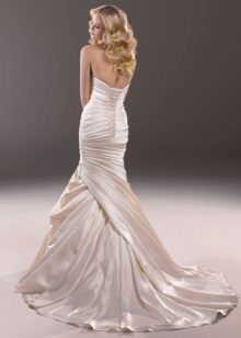 Robe de mariée sirène avec train insolite