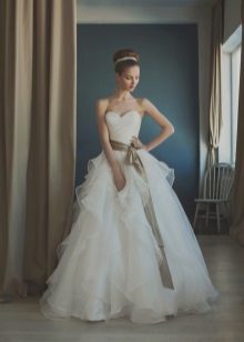 Robe de mariée magnifique de Natasha Bovykina