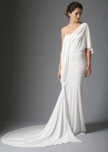 Robe de mariée sur une épaule, se roulant dans la manche