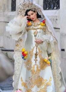 Robe de mariée à la russe