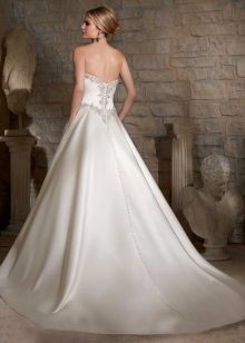 Magnifique robe de mariée ornée de strass