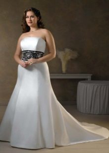 Robe de mariée avec train pour les mariées pleines