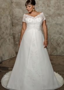 Robe de mariée avec train