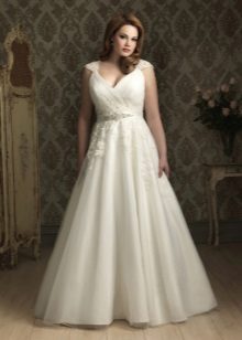 Robe de mariée pour les mariées avec dentelle