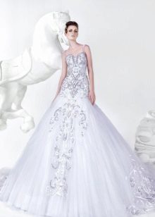 Mona Al Mansouri Robe de mariée avec broderie
