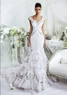 Robe de mariée de Dar Sara avec broderie