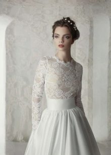 Robe de mariée avec top ajouré fermé