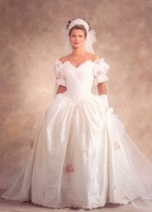 Robe de mariée dans le style des années 80