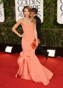 Robe de soirée de Oscar de la Renta sur le tapis rouge