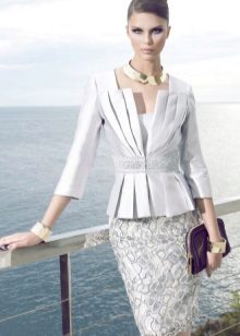 Robe de soirée pour mature de Carla Ruiz ajourée