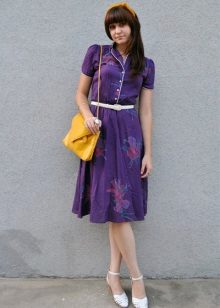 Robe violette avec jaune